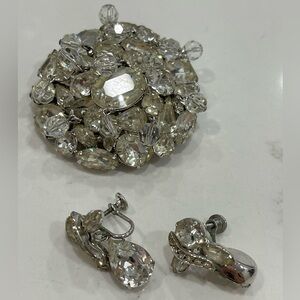 VINTAGE HEAVY CRYSTALS KRAMER NY BROOCH PIN & EARRINGS